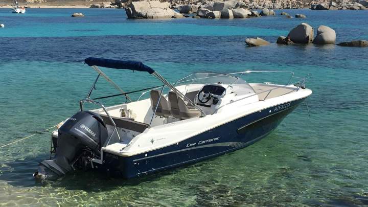 Louer un bateau avec permis Porto-Vecchio
