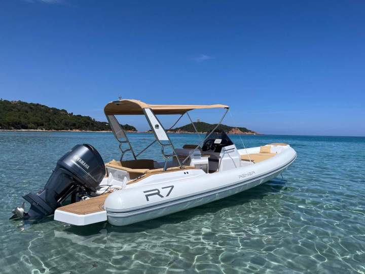 Louer un bateau pour la journée Porto-Vecchio