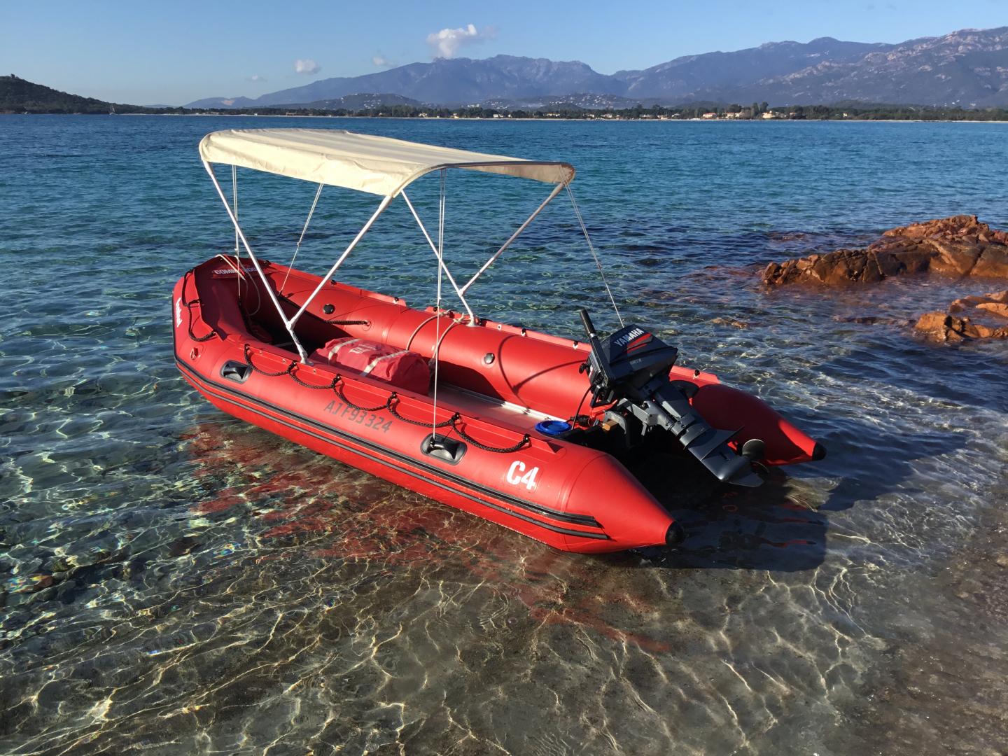 Bombard C4 430 sans permis Bateaux Porto-Vecchio