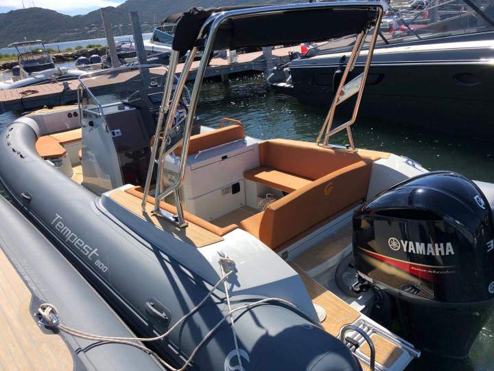 Bateau à moteur à louer Porto-Vecchio