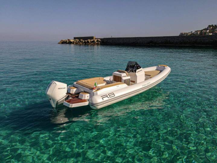 Location semi-rigide avec permis Porto-Vecchio